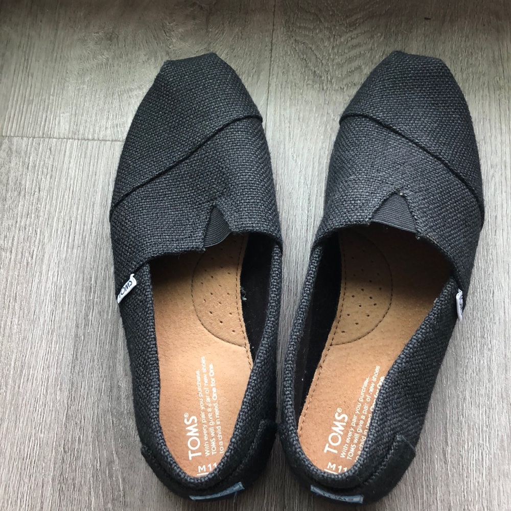 Black atoms size 10.5